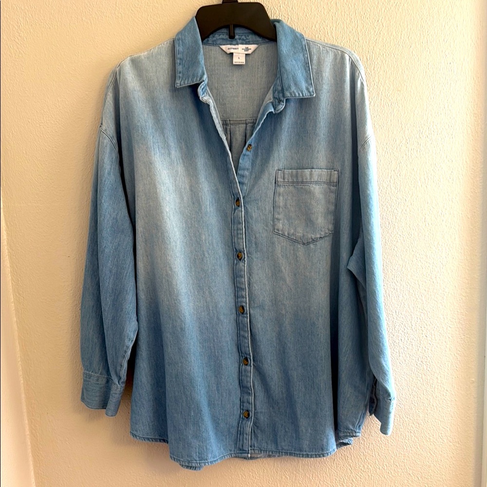 Oversized Button-Down Boyfriend Shirt. Large.